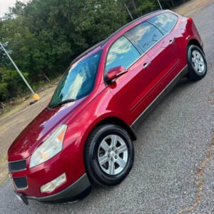 2012 Chevy Traverse. 160k Miles. Ac/Heat. 3rd Row. Ac/Heat.