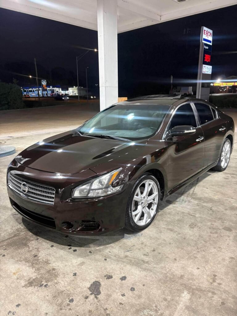 2012 Nissan Maxima. 127k Miles. Ac/Heat. Sunroof. Backup Camera. Bluetooth.